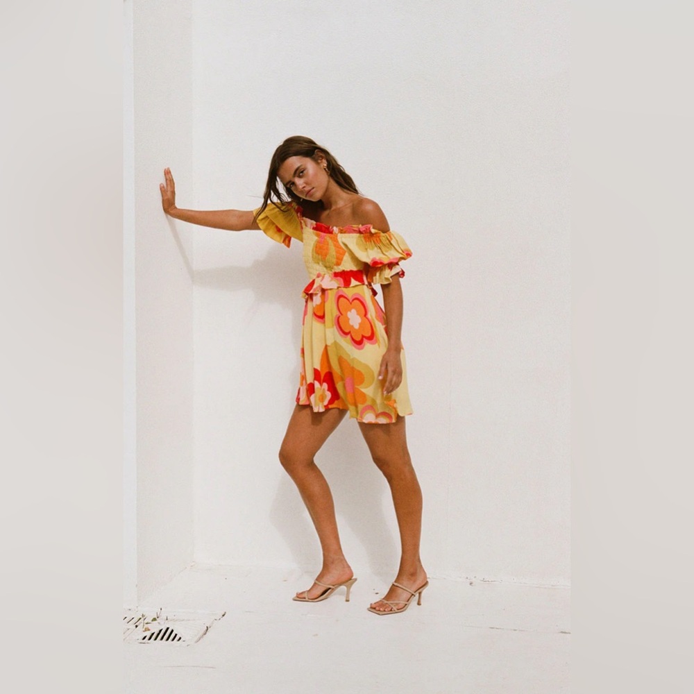 NWT SABO Jaden Off Shoulder Yellow Floral Smocked Mini Dress XS Vacation Resort - Picture 3 of 15